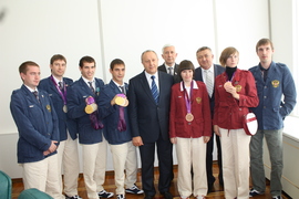 aEa5ZiiQ74r.jpg