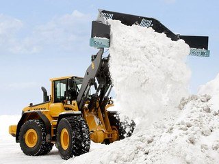 В Саратове убирать дороги от снега будут 269 единиц техники