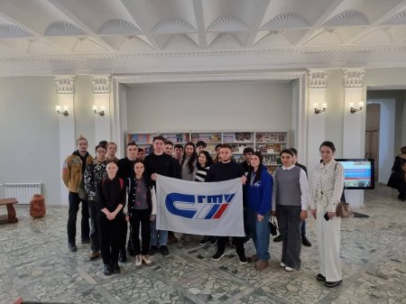 Для российских и иностранных студентов СГТУ провели «Урок мужества и памяти»