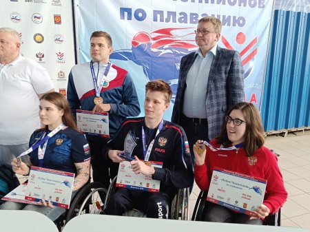 Кубок чемпионов по плаванию принес спортсменам школы «РиФ» очередные награды