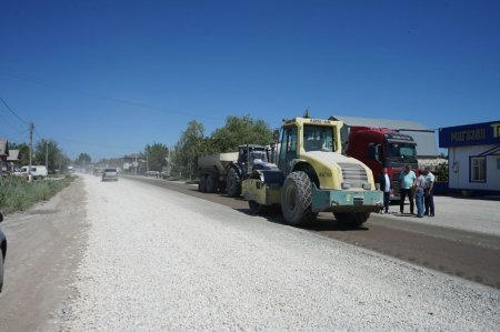 В Пугачеве ремонтируют дороги на основе переработки старого дорожного полотна