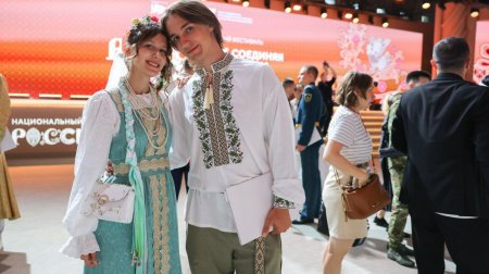 Студенты колледжа искусств сыграли свадьбу на Всероссийском фестивале