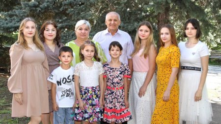 В Саратовской области выбрали самую успешную замещающую семью