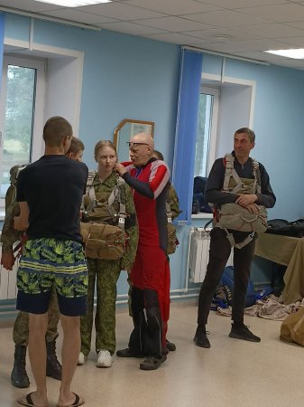 Воспитанникам военно-патриотические клубов вручили грамоты от атамана казачьего общества Воспитанникам военно-патриотические клубов вручили грамоты от атамана казачьего общества