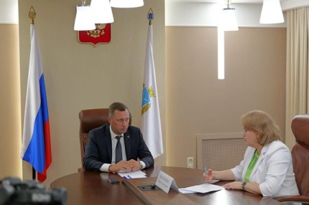 Губернатор Роман Бусаргин провел встречу с новым Уполномоченным по правам ребенка в Саратовской области Юлией Васильевой