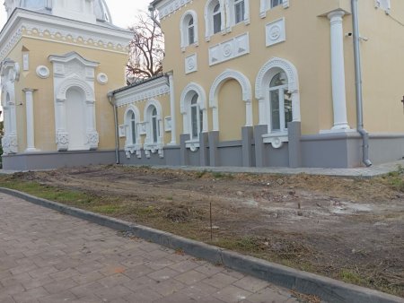 Благоустройство ДШИ№1 в Вольске завершится до конца года