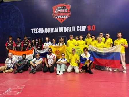 Саратовская команда школьников завоевал золото на Всемирном чемпионате робототехники в Индии