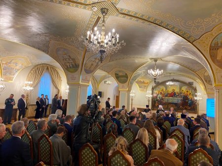 Фонд Юрия Лужкова отметил юбилей Храма Христа Спасителя издательским проектом