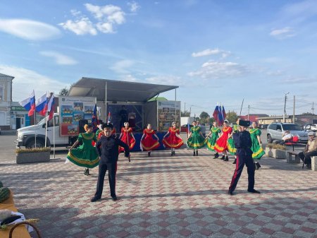 Сегодня открылся региональный форум «Казачья молодежь» Сегодня открылся региональный форум «Казачья молодежь»