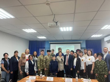 В Александрово-Гае подвели итоги первого регионального форума «Казачья молодежь»
