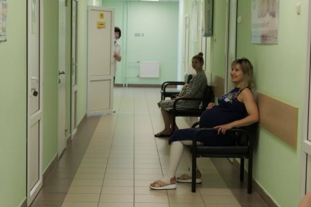 В Саратовской области единовременную выплату получила 351 беременная студентка