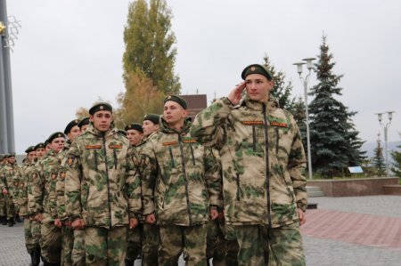 Парк Победы объединил два поколения патриотов Саратовской области