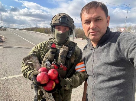 Общественники передали участникам СВО автомобили, мотоциклы и яблоки