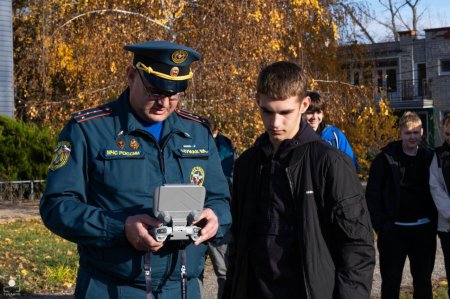 Саратовские школьники погрузились в мир беспилотных авиационных систем