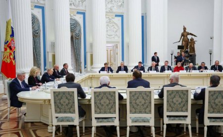 В Кремле прошло заседание Совета по межнациональным отношениям под председательством Президента РФ Владимира Путина