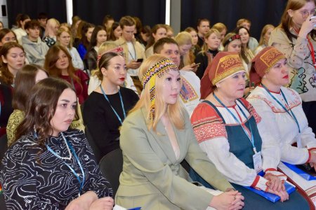 Вклад финно-угорских народов в Победу обсудили на круглом столе