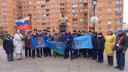 Казаки-кадеты СОШ № 63 приняли участие в открытии мемориальных бюстов Героев Отечества в Саратове
