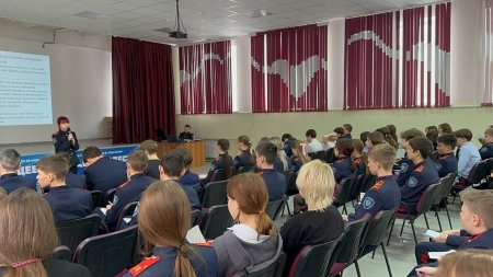 В Саратове школьники отметили День Волжского казачьего войска В Саратове школьники отметили День Волжского казачьего войска