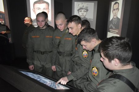 В саратовском историческом парке открылась мультимедийная выставка о Росгвардии В саратовском историческом парке открылась мультимедийная выставка о Росгвардии