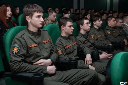 Саратовская молодежь встретилась с ветераном спецподразделения Росгвардии Саратовская молодежь встретилась с ветераном спецподразделения Росгвардии