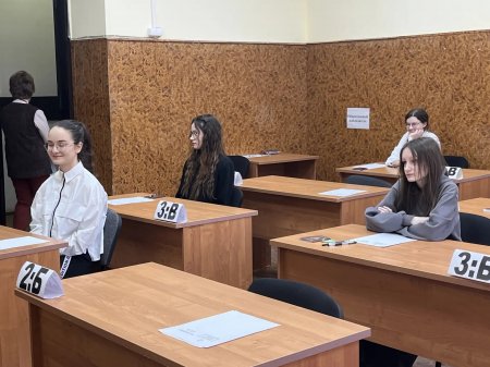 23 человека сдали экзамен по русскому языку досрочно