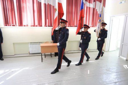 В школе № 43 им. В.Ф. Маргелова избрали нового атамана на Большом казачьем круге