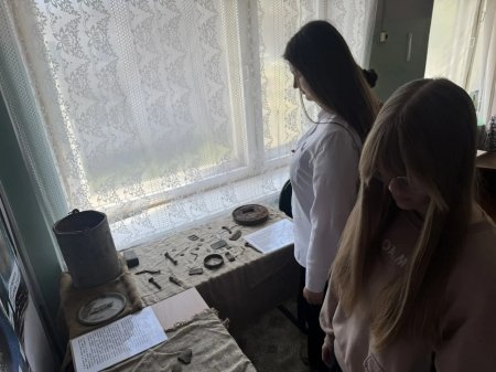 В Петровске школьники знакомятся с историческими находками казаков