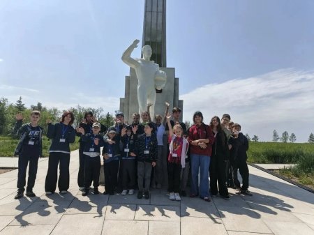 Парк покорителей космоса познакомил воспитанников центра «Возвращение» с историей звездных открытий