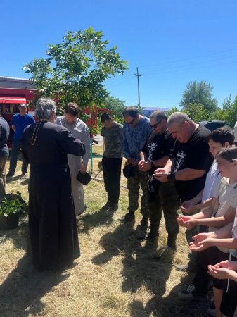 В парке «Дружба» села Александров Гай высадили 100 новых дубков