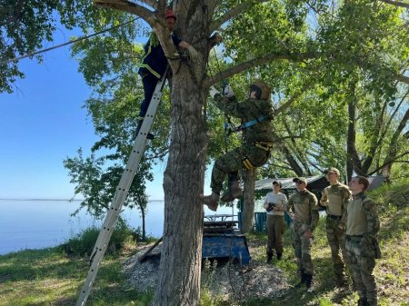 Казачья молодежь Саратовской области освоила навыки тактической медицины и спасательных работ