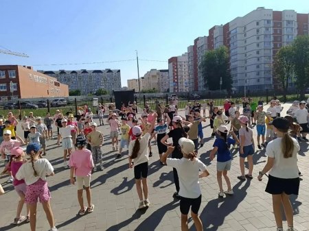 В Саратове работают необычные летние детские площадки