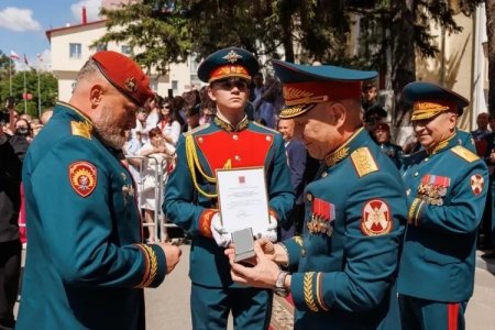 Владимир Путин присвоил Герою России Александру Белоглазову звание генерал-лейтенанта