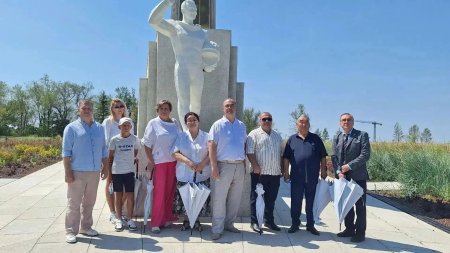 Руководители национально-культурных объединений посетили Парк покорителей космоса