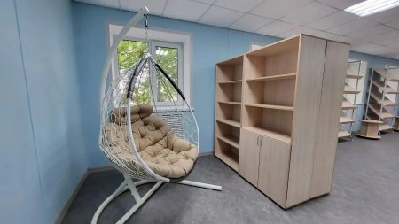 В Балашовской  детской  библиотеке установили современную мебель