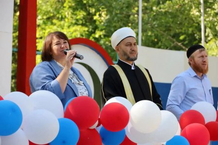 В лагере «Зеркальный» в День Государственного флага России завершились летние смены