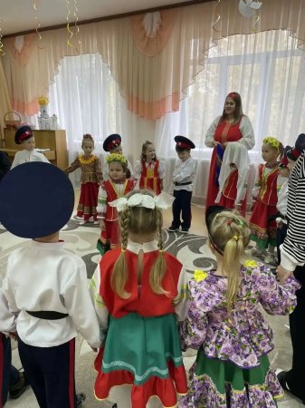 Казачьи традиции – с детства: в Балашове отметили Покров Пресвятой Богородицы