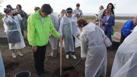 В Парке покорителей космоса заложена сиреневая Аллея женщин России  