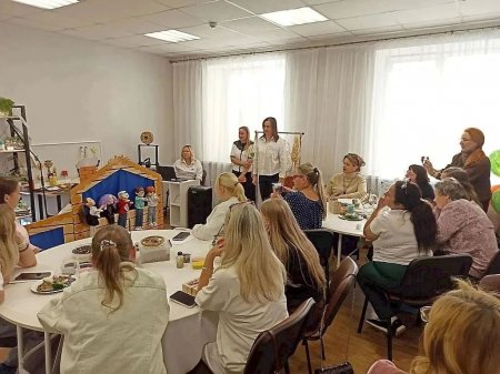 В центре «Возвращение» обсудили семьесбережение, детскую медиацию и искусственный интеллект  