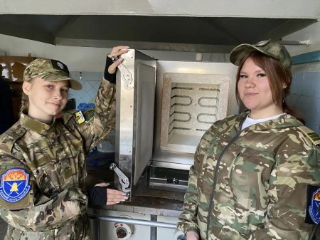 «Не боги горшки обжигают»: в Петровске открылась гончарная мастерская «Казачий круг» «Не боги горшки обжигают»: в Петровске открылась гончарная мастерская «Казачий круг»